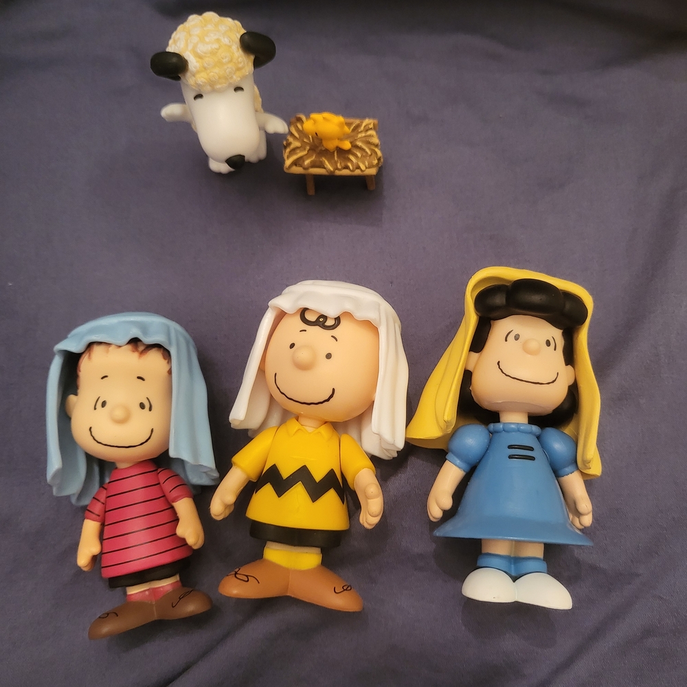 Peanuts Nativity Playset - Blue, Yellow, Red, White - Picture 4 of 10